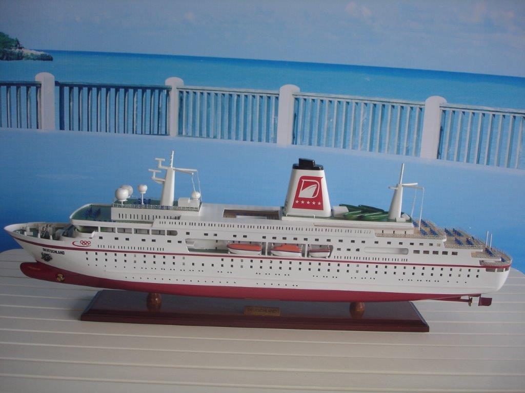 Modellschiff MS Deutschland Holzmodellschiff.de