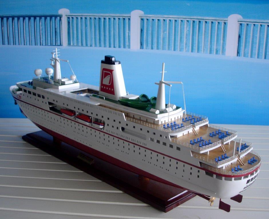 Modellschiff MS Deutschland Holzmodellschiff.de