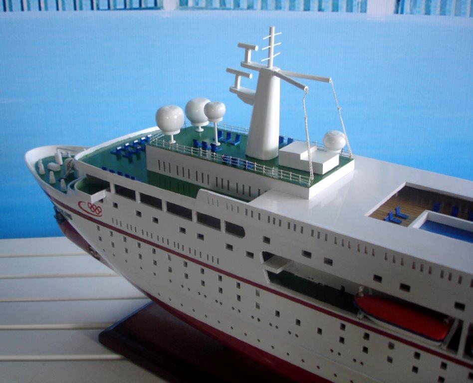 Modellschiff MS Deutschland Holzmodellschiff.de