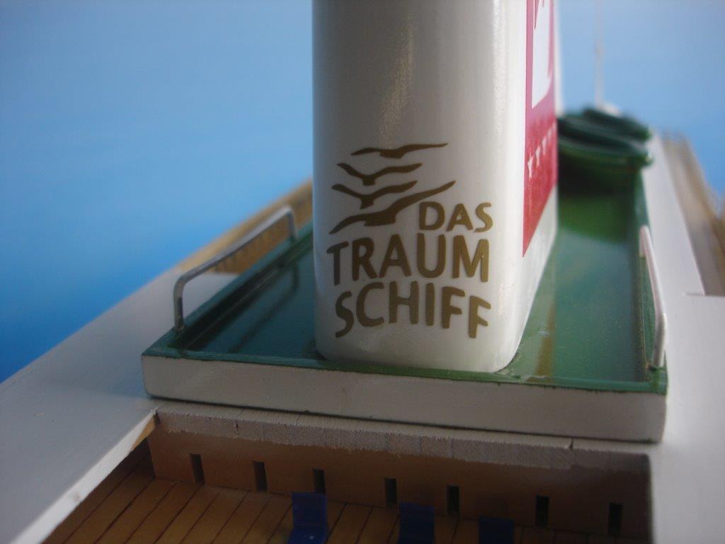 Modellschiff MS Deutschland Holzmodellschiff.de