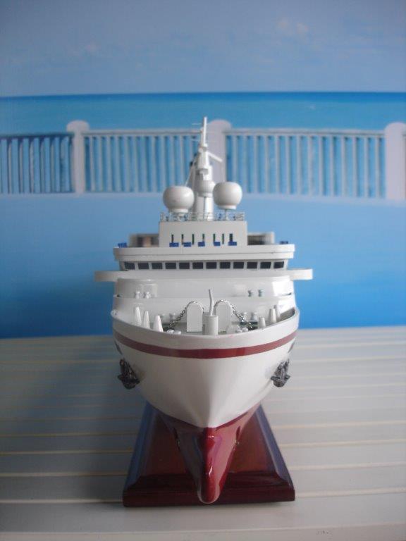 Modellschiff MS Deutschland Holzmodellschiff.de