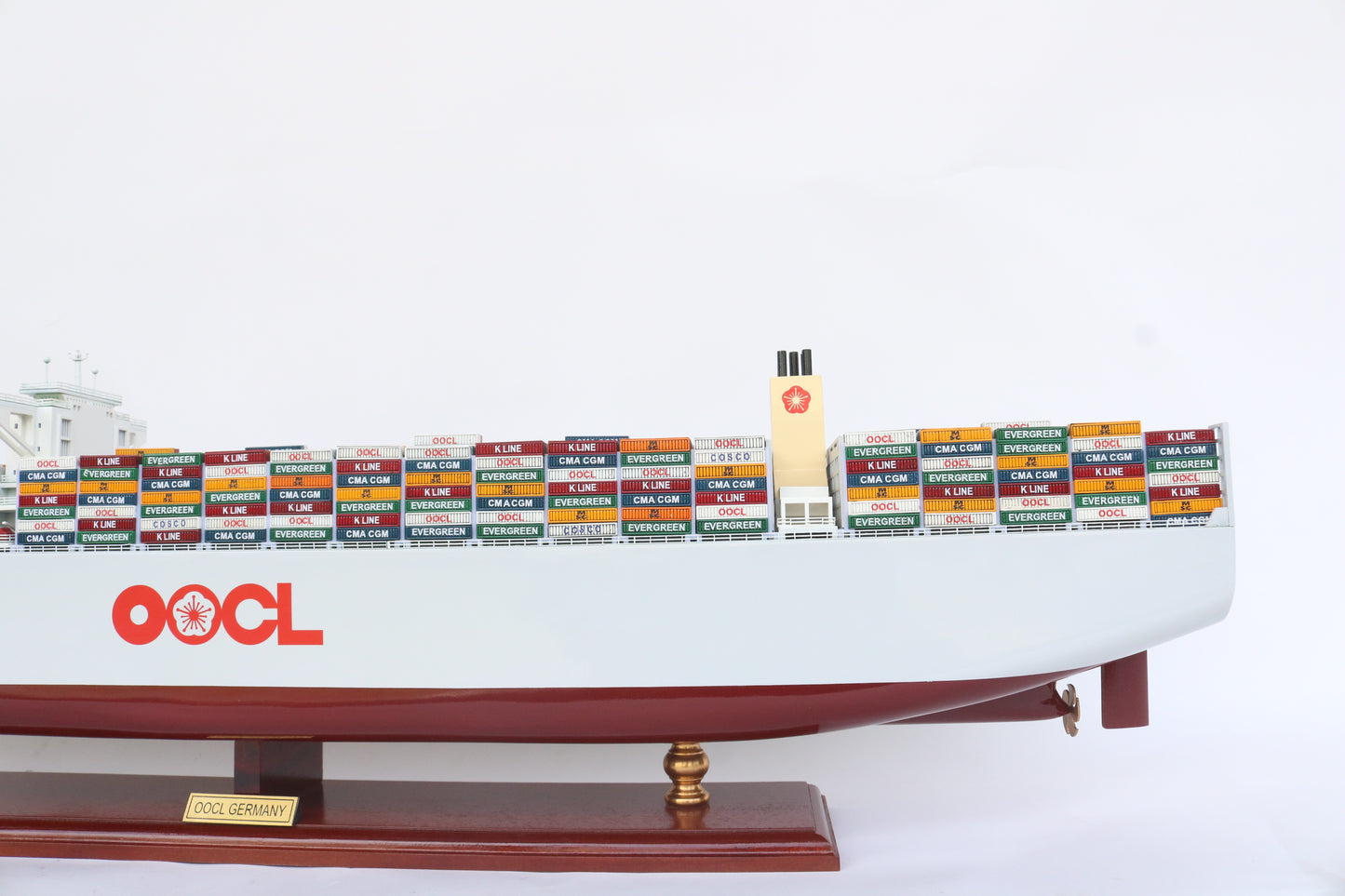 Modellschiff Containerschiff OOCL Germany
