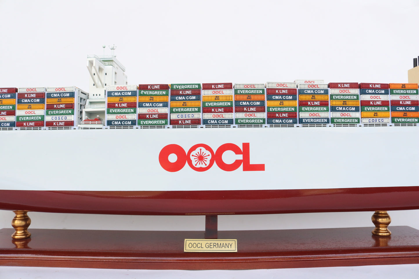 Modellschiff Containerschiff OOCL Germany