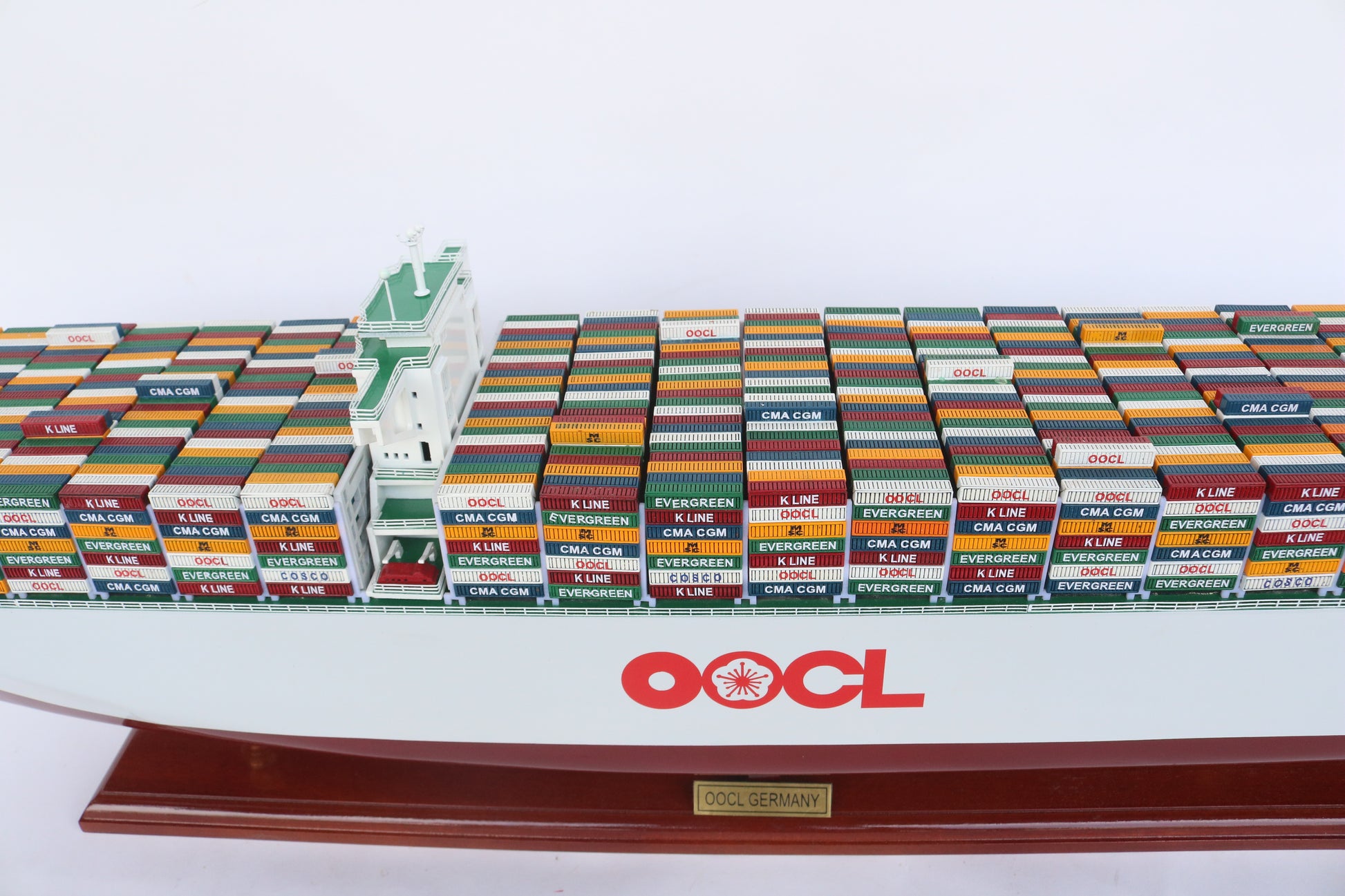Modellschiff Containerschiff OOCL Germany