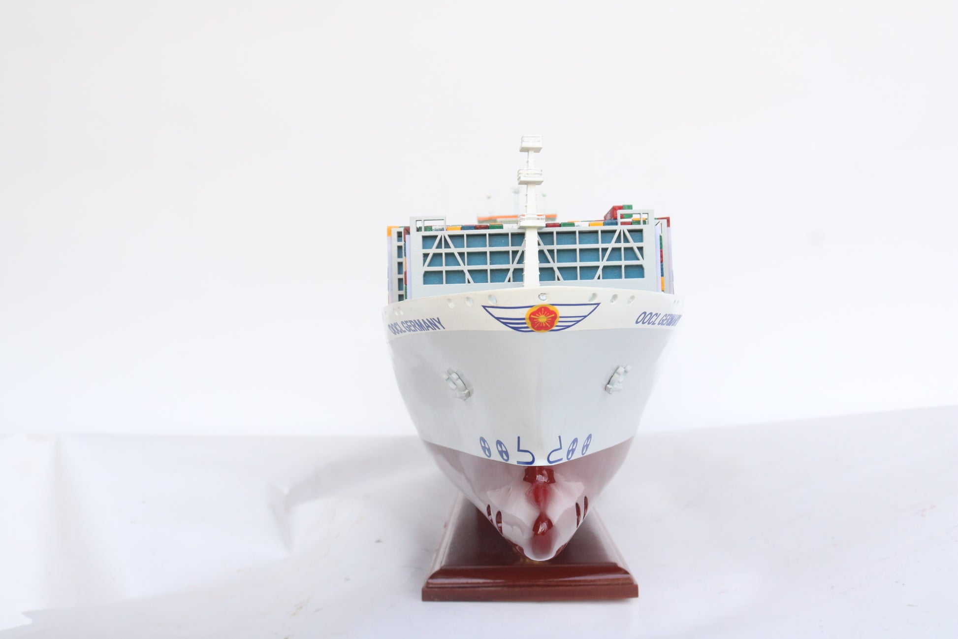 Modellschiff Containerschiff OOCL Germany