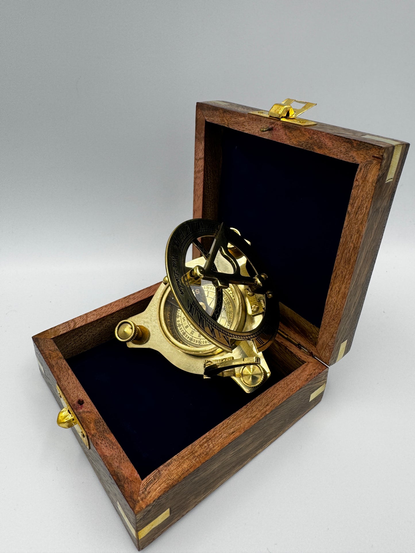Sonnenuhr Kompass Messing mit Holzbox