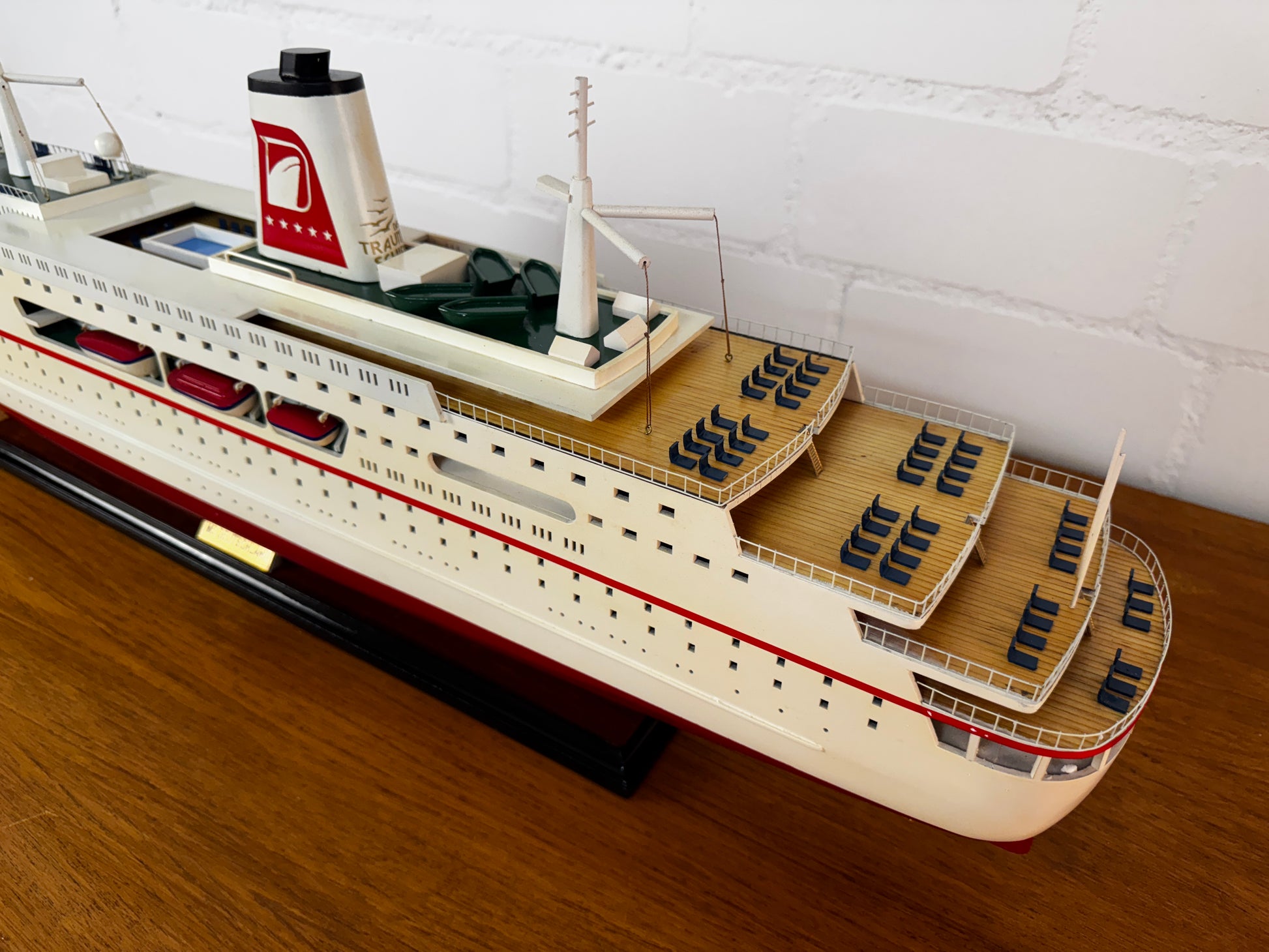 Modellschiff Kreuzfahrschiff MS Deutschland B-Ware