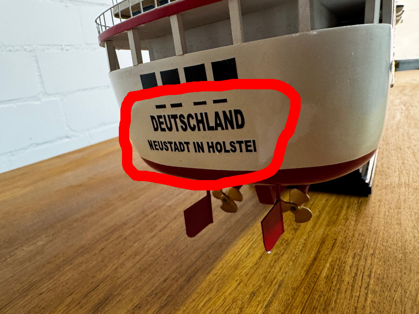 Modellschiff Kreuzfahrschiff MS Deutschland B-Ware