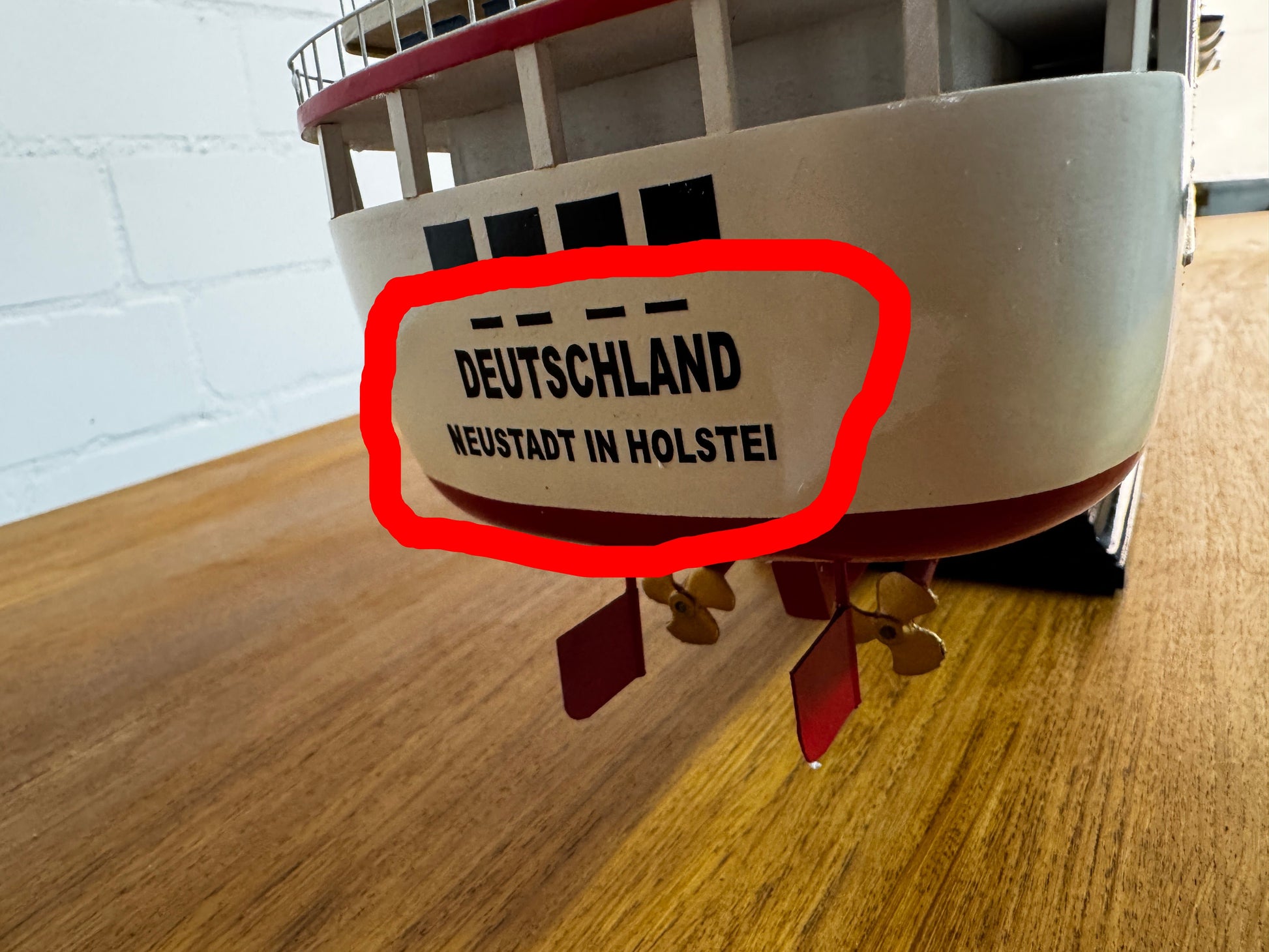 Modellschiff Kreuzfahrschiff MS Deutschland B-Ware