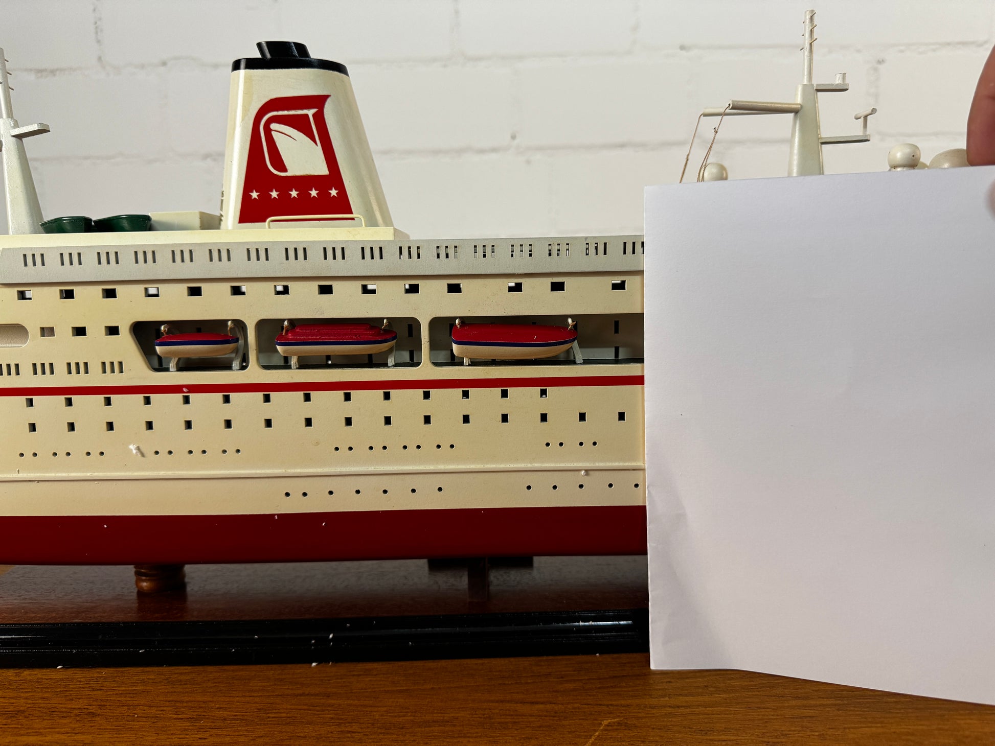 Modellschiff Kreuzfahrschiff MS Deutschland B-Ware