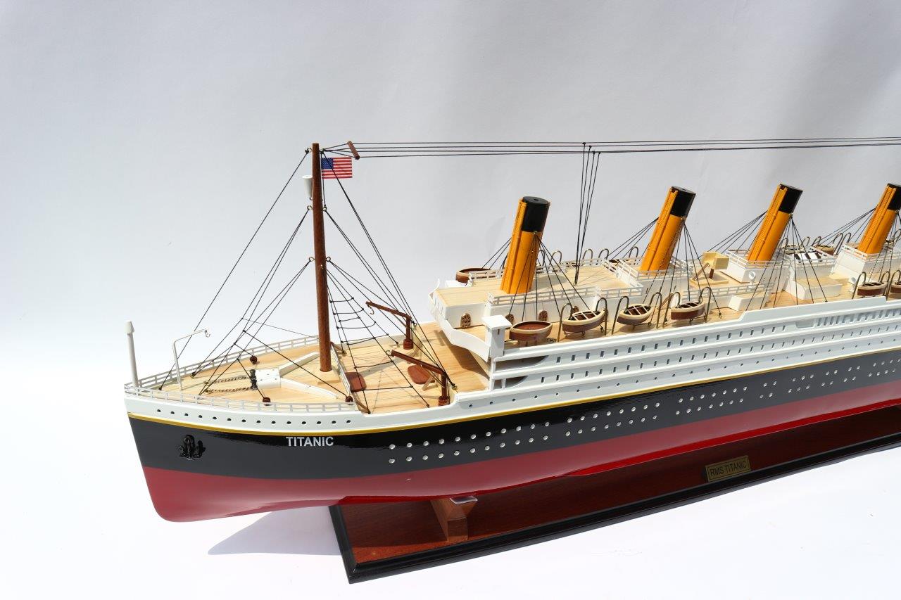 Titanic RC-capable 140cm - Handcrafted model ship cruise ship