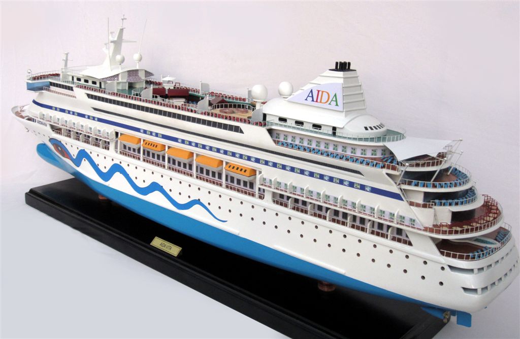 Modellschiff AIDA VITA Kreuzfahrtschiff Holzmodellschiff.de Standmodell
