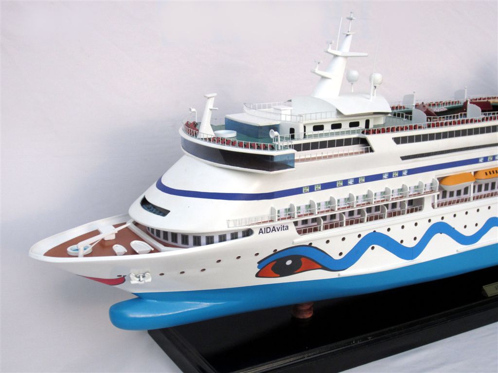 Modellschiff AIDA VITA Kreuzfahrtschiff Holzmodellschiff.de Standmodell