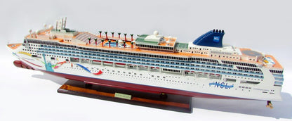 Modellschiff Kreuzfahrtschiff Norwegian Dawn