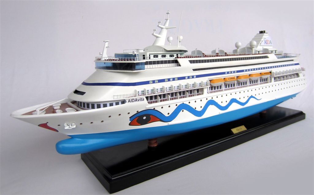 Modellschiff AIDA VITA Kreuzfahrtschiff Holzmodellschiff.de Standmodell