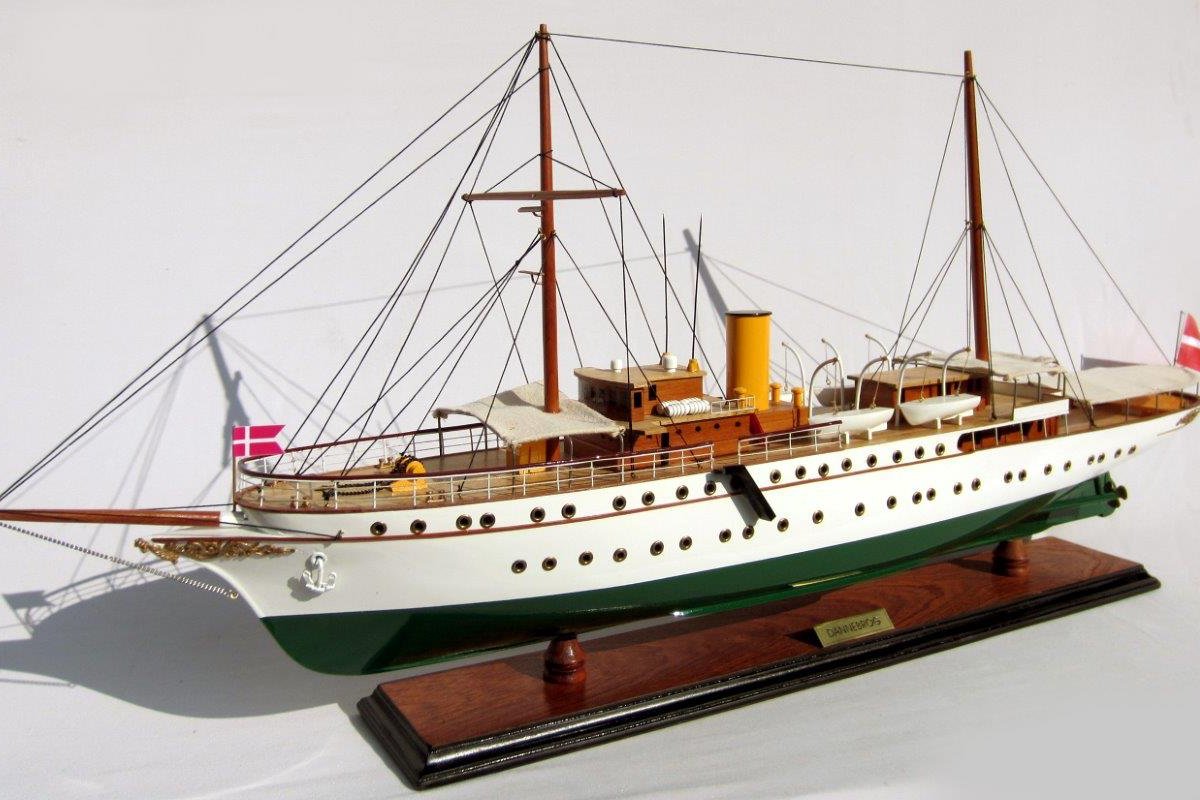 Modellschiff Dannebrog Dampfschiff Holzmodellschiff.de