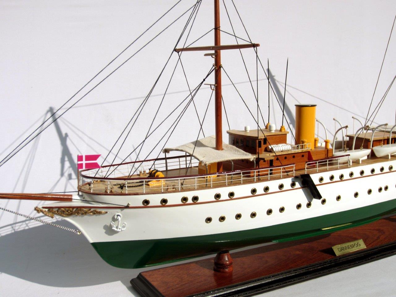 Modellschiff Dannebrog Dampfschiff Holzmodellschiff.de