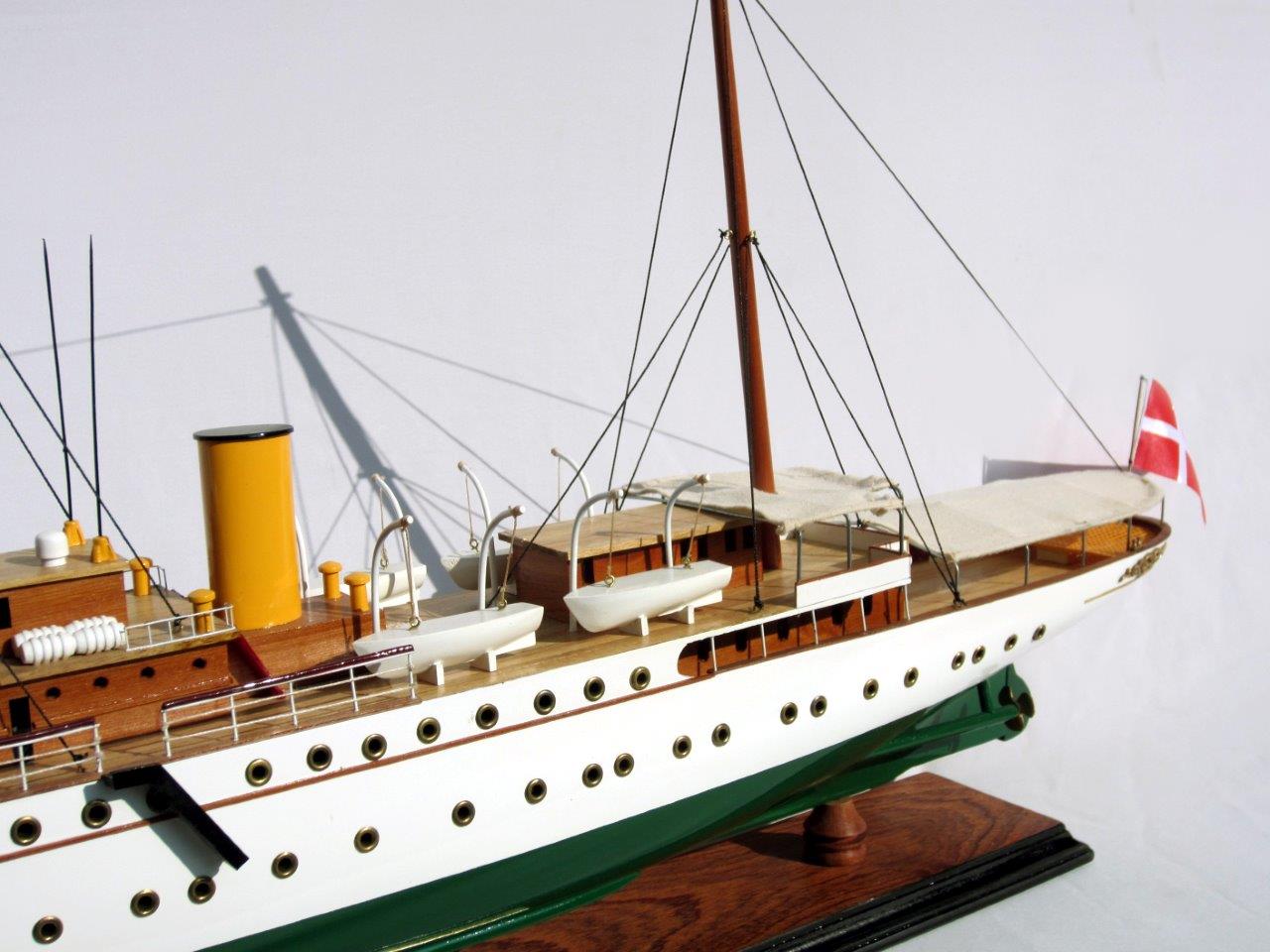 Modellschiff Dannebrog Dampfschiff Holzmodellschiff.de
