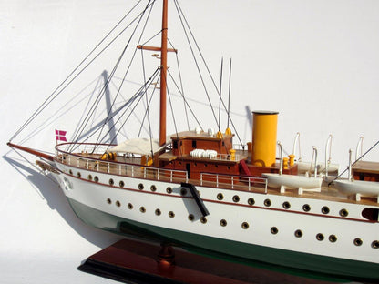 Modellschiff Dannebrog Dampfschiff Holzmodellschiff.de