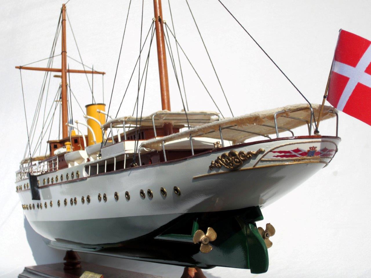Modellschiff Dannebrog Dampfschiff Holzmodellschiff.de