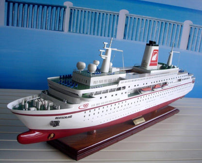 Modellschiff MS Deutschland Holzmodellschiff.de