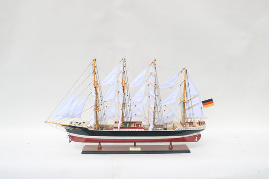 Modellschiff Peking Segel gesetzt