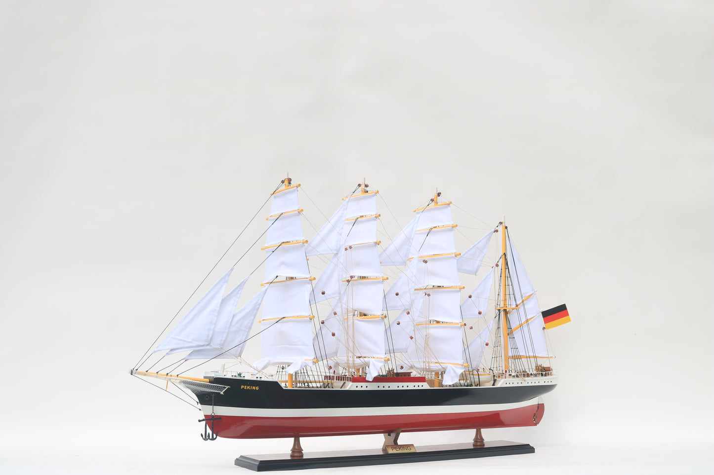 Modellschiff Peking Segel gesetzt