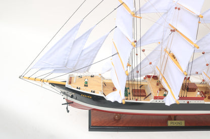 Modellschiff Peking Segel gesetzt