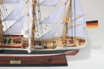 Modellschiff Peking Segel gesetzt