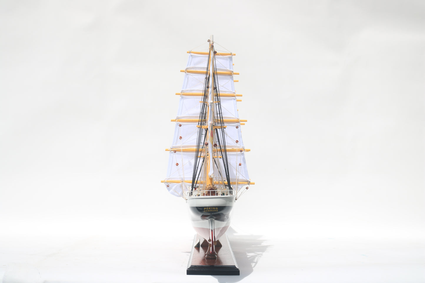 Modellschiff Peking Segel gesetzt