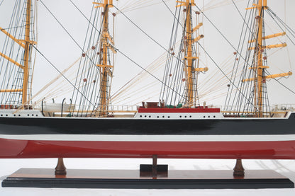 Modellschiff Peking Segel gerefft