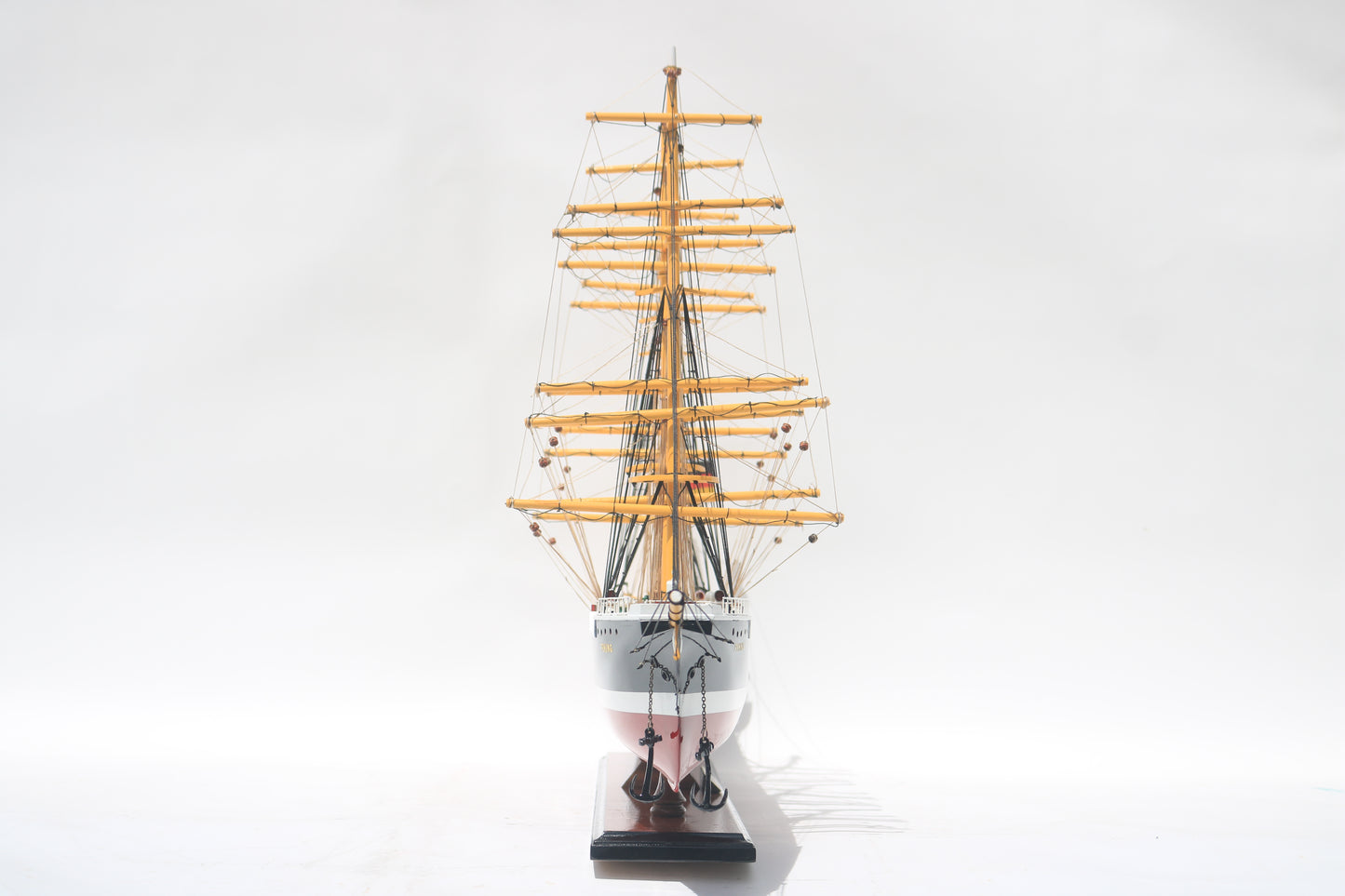 Modellschiff Peking Segel gerefft