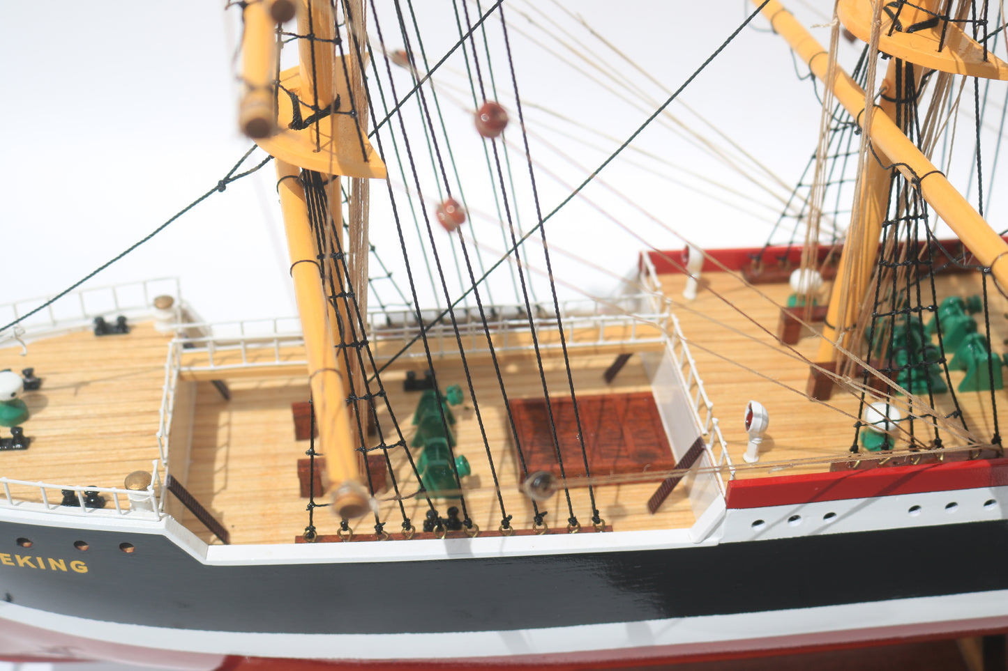 Modellschiff Peking Segel gerefft