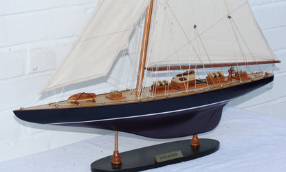 Modellschiff Endeavour Holzmodellschiff.de