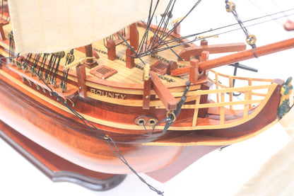 Modellschiff Segelschiff HMS Bounty