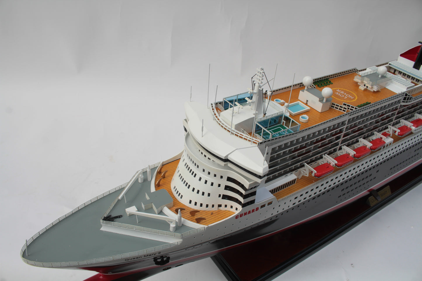Modellschiff Kreuzfahrtschiff Queen Mary 2 