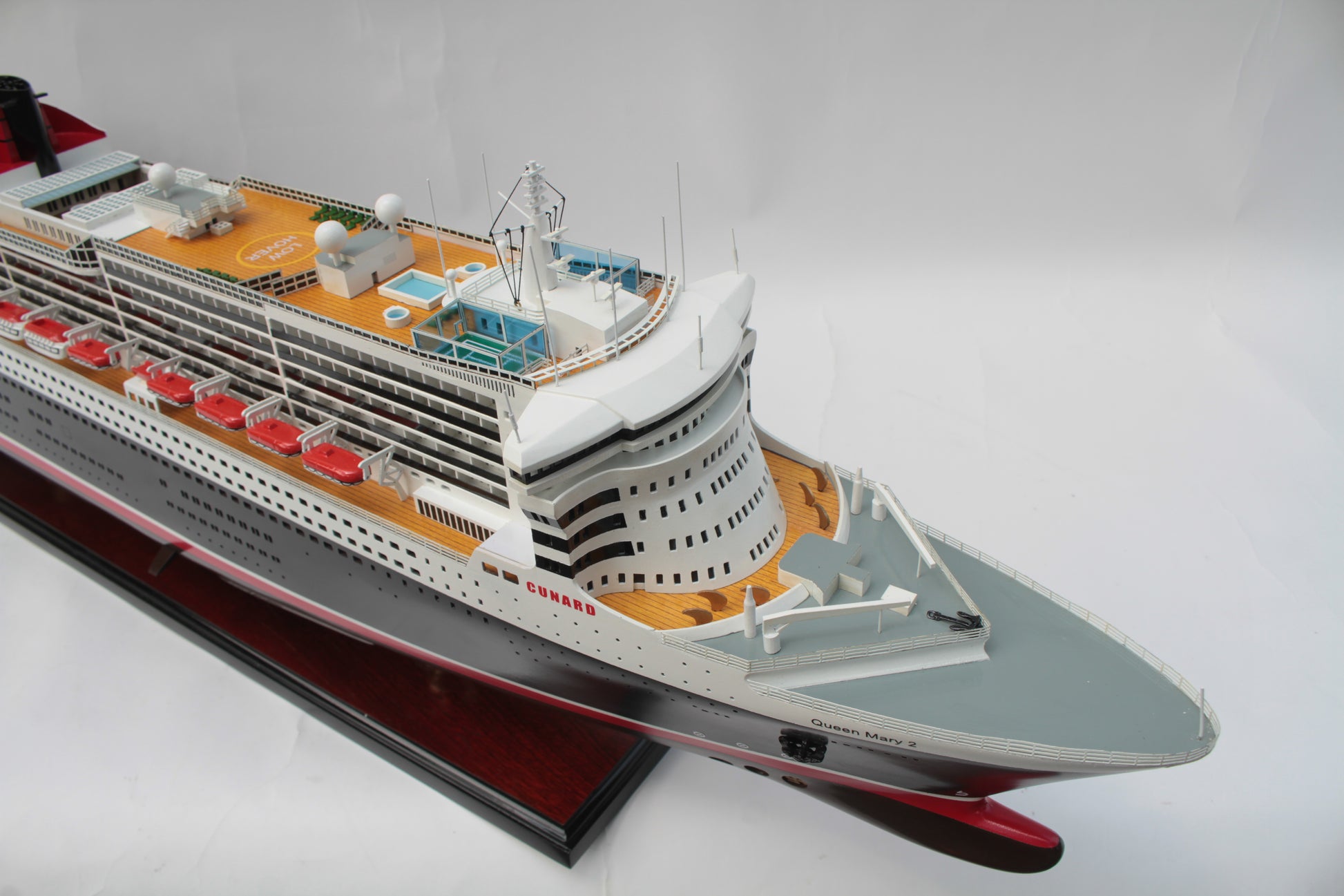 Modellschiff Kreuzfahrtschiff Queen Mary 2 